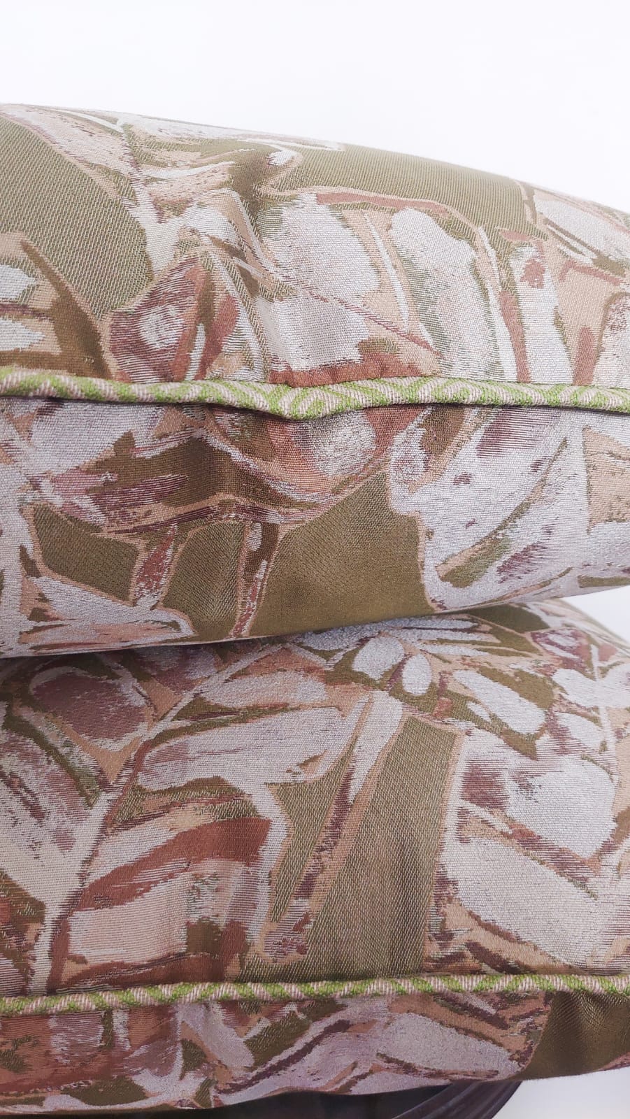 Green Leaf Cushion