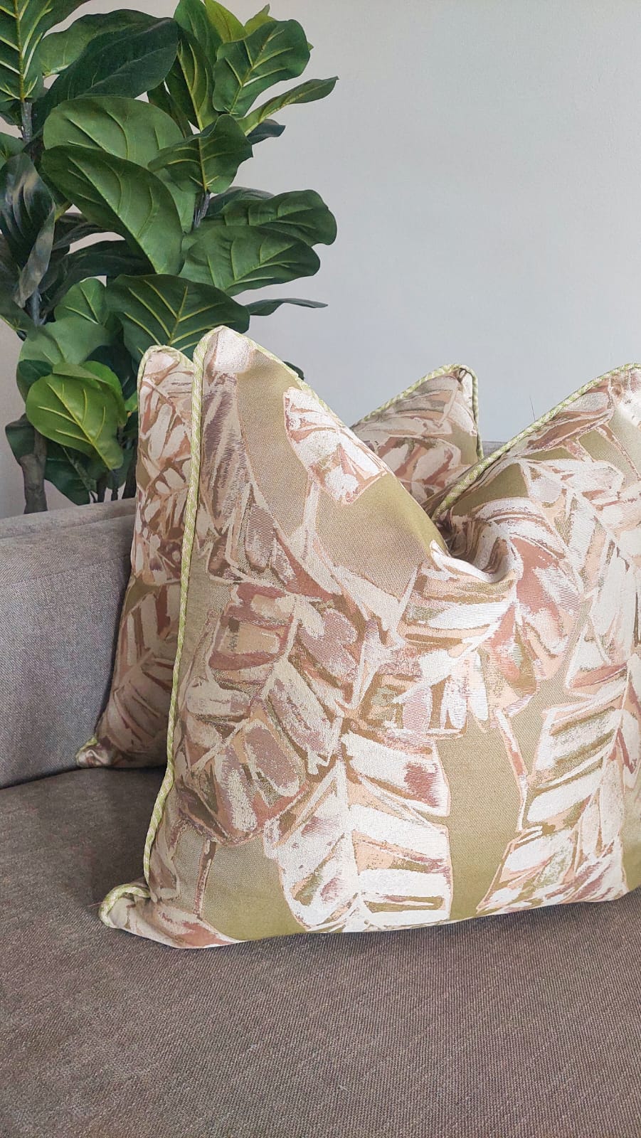 Green Leaf Cushion